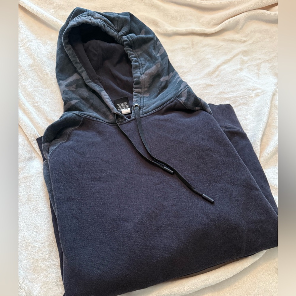 Men’s Large Reebok Black Hoodie with Camo Sleeves